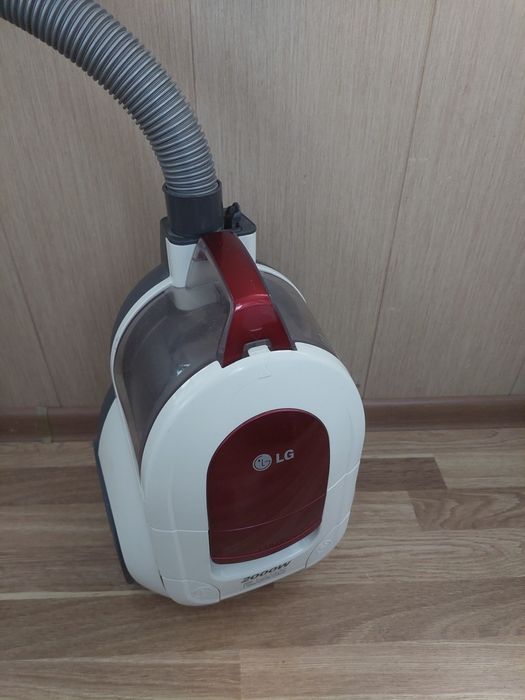 Продам пылесос  марки  LG