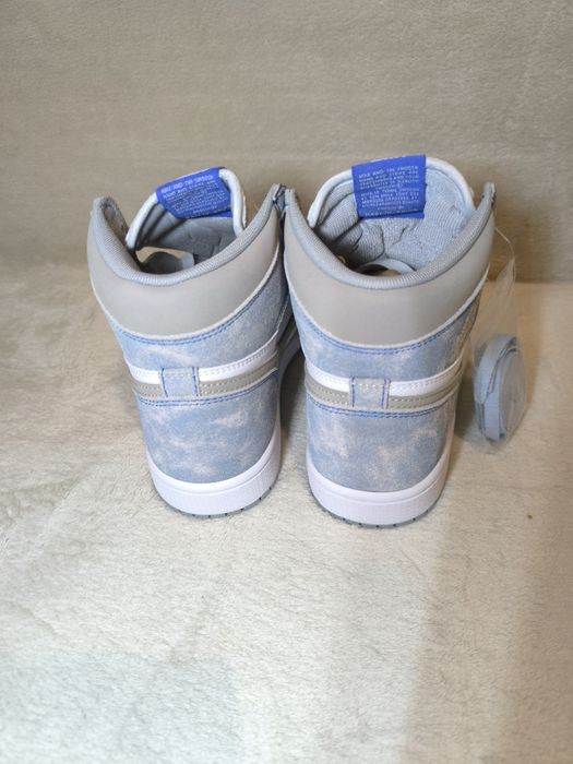 Jordan 1 Hyper Royal