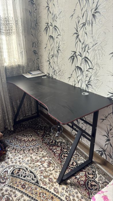 Kompyuter stol sotiladi
