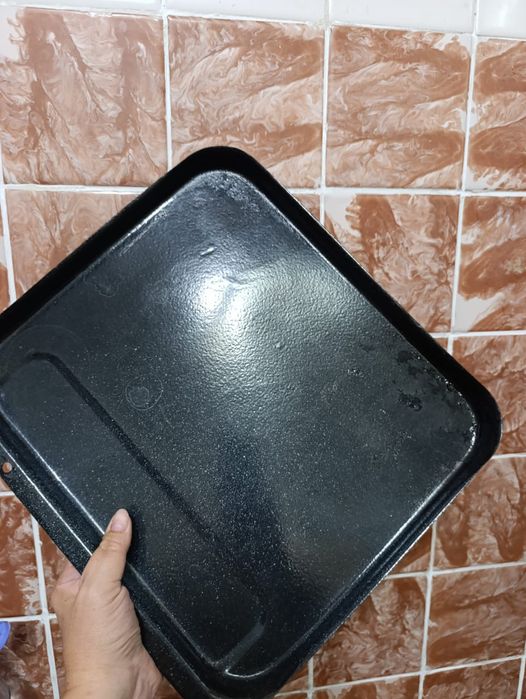 Продам противень в духовку