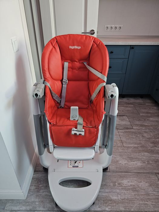 Scaun de masa 3in1 Peg Perego Tatamia Follow Me, 0-15 Kg, Red, utilizat nivel minim spre mediu