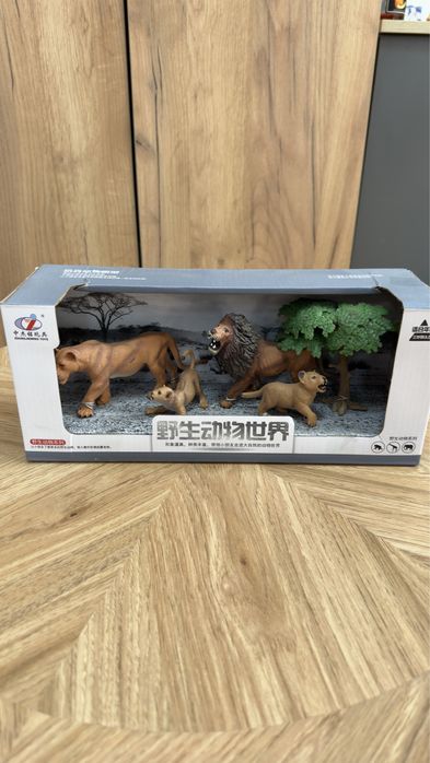 Игрушки , животные , динозавры