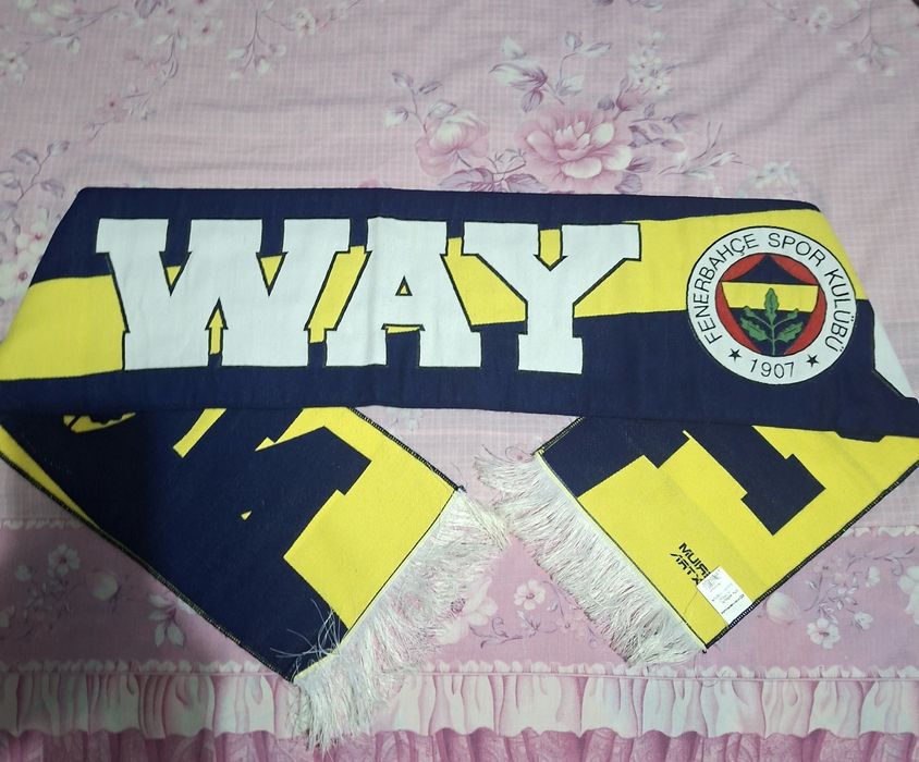 Продаётся шарф : Барселона, Фенербахче,новые