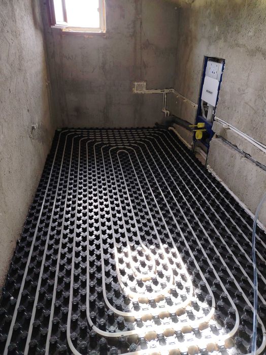 Instalatii sanitare incalzire in pardoseala.  sisteme complete H V AC