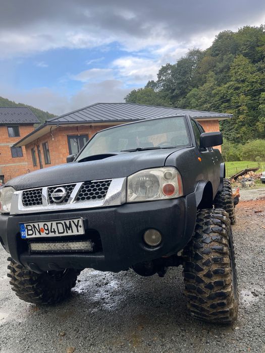 Vând sau schimb cu Nissan Patrol Y60 lung! Motor BMW 218 CP Punți Nissan Patrol Y60 Puntea spate mutată cu 12 cm Șasiu refăcut