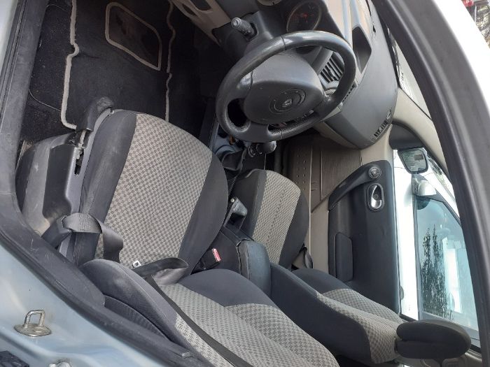 Рено Меган 2 седан на части