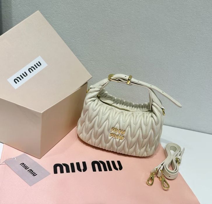 Дамска чанта Miu Miu Wander в различни цветове