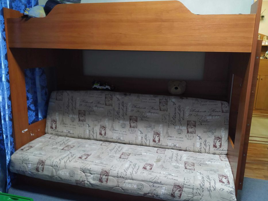 Продается двухъярусная кровать-диван