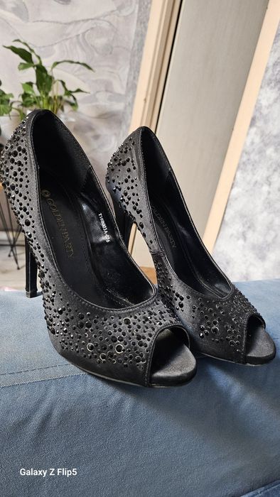 Продам почти новые туфли