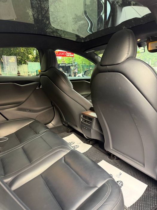 Tesla model S plad long srochna