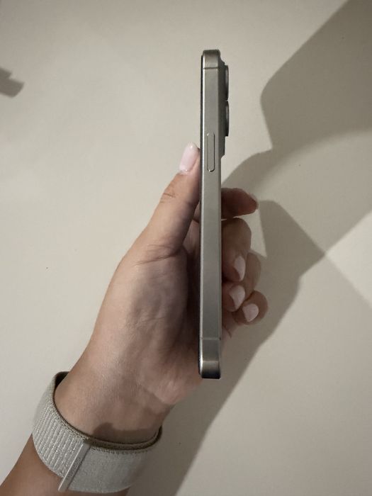Продам IPhone 15 Pro, 128GB
