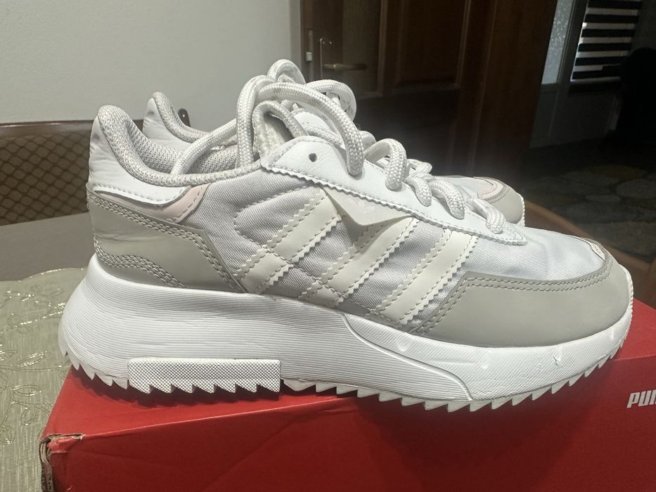 Adidasi marca Adidas - marinea 37 1/3