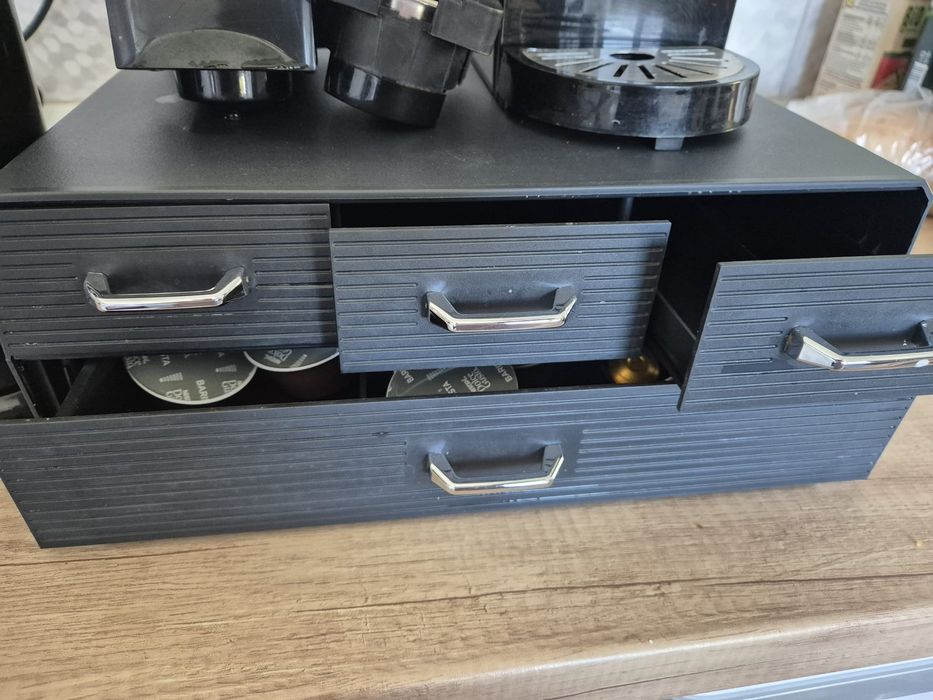 Vand expresor de cafea,spumantor de lapte, cutie capsule