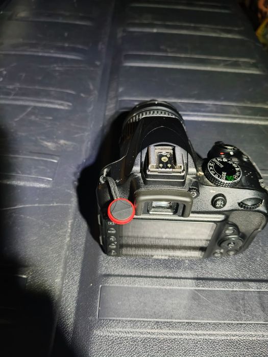 Vand aparat foto DSRL NIKON D3300 in stare foarte buna cu obiectiv 18/55mm VR