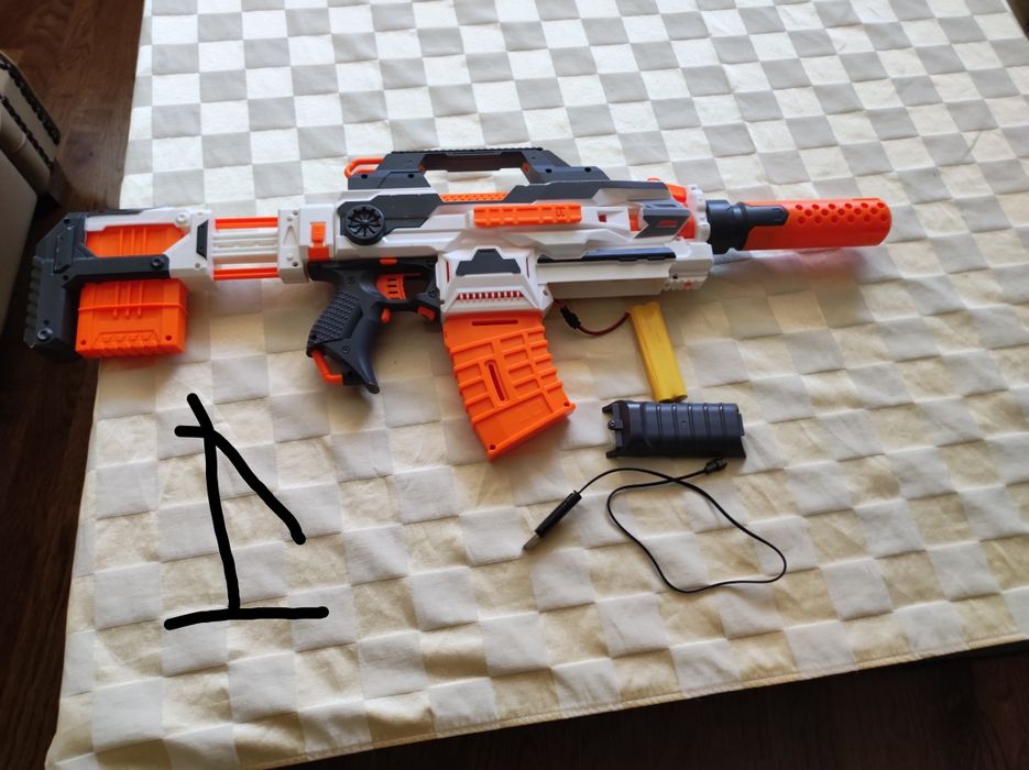 Продавам 6 nerf в много добро състояние