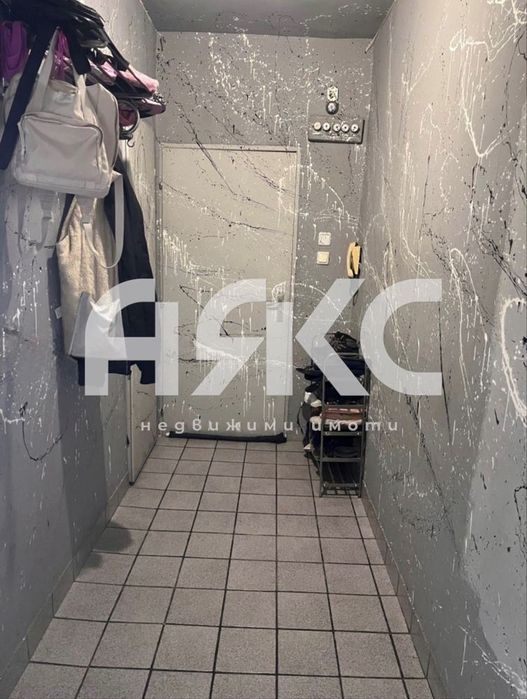 Трисатен апартамент в кв. Обеля 1 до МЕТРОСТАНЦИЯ