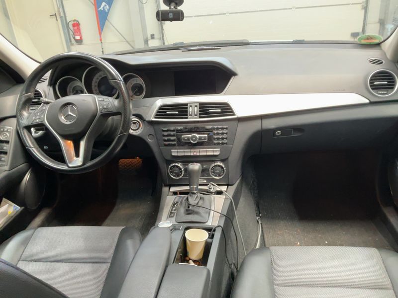 Mercedes-Benz C-Klasse C 220 CDI T BlueEfficiency Avantgarde 2011