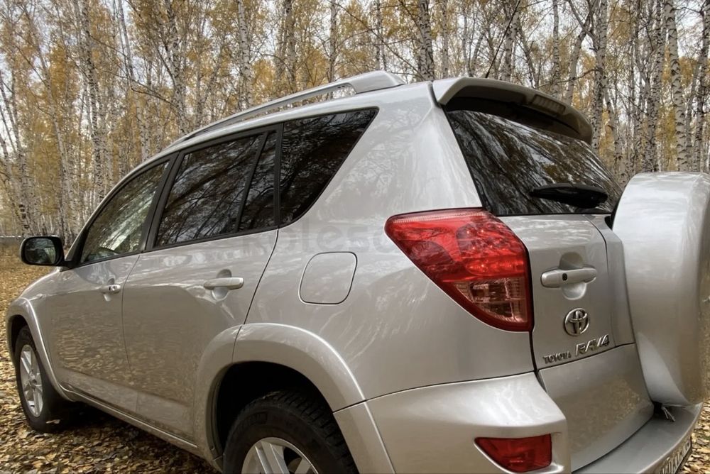 Продам Toyota RAV4
