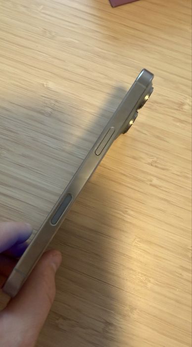 Vand iphone 16 pro impecabil