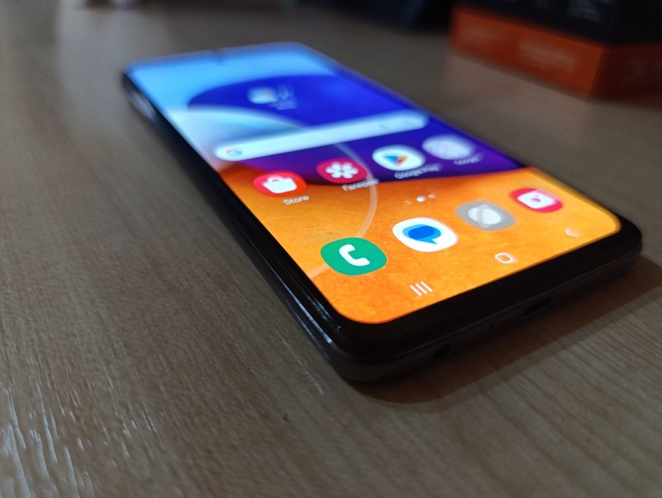 Телефон Самсунг А72. 8/256