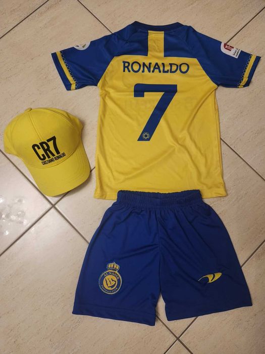 Екип Роналдо + Шапка Роналдо Три цвята АЛ Насър 23г Ново Детско CR7
