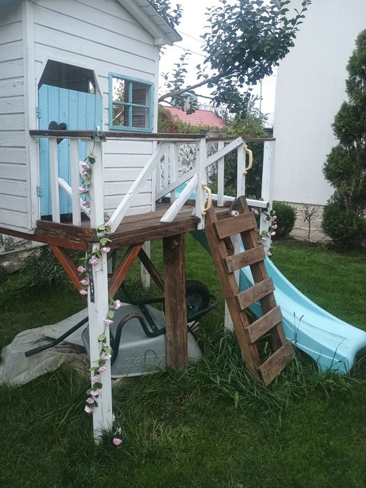 Căsuța de gradina pentru copii