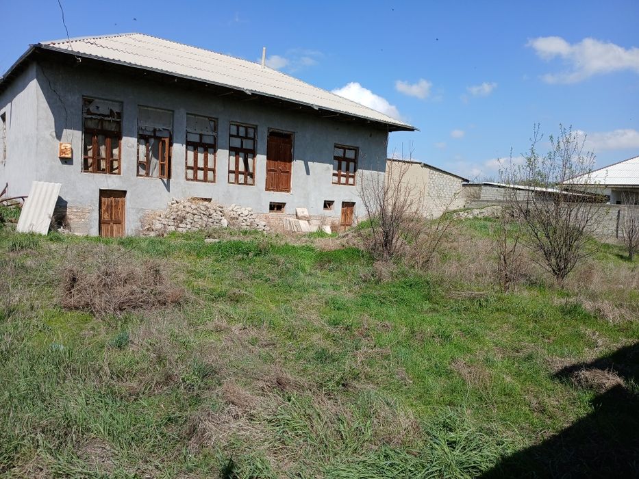 Уй ховли сотилади. Паярик Эшимоксок киш Коллеж оркасида