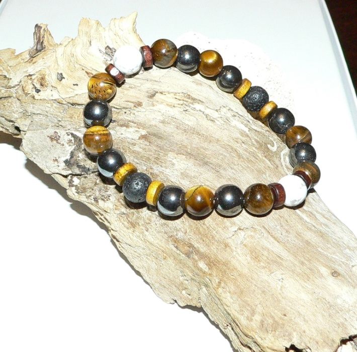 Стилна мъжка гривна от полускъпоценни камъни и минерали ръчна изработк