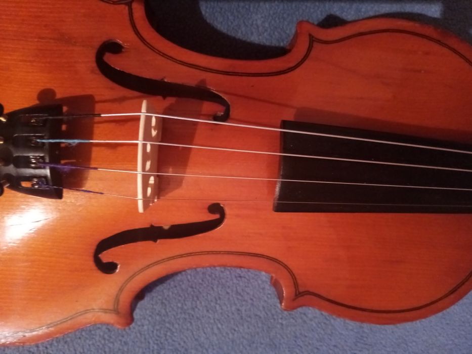 Российская Скрипка 1/4 в идеальном состоянии.Полностью укомплектована.