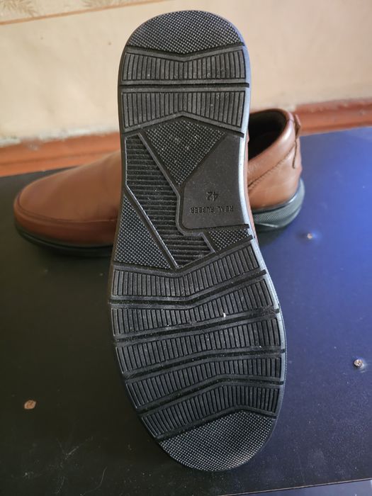 Мужские туфли 42 размера.