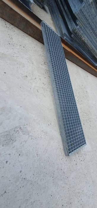 Trepte-grilaje zincate 130x24