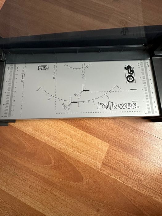 Ghilotină hârtie Fellowes Fusion A4 – stare foarte bună