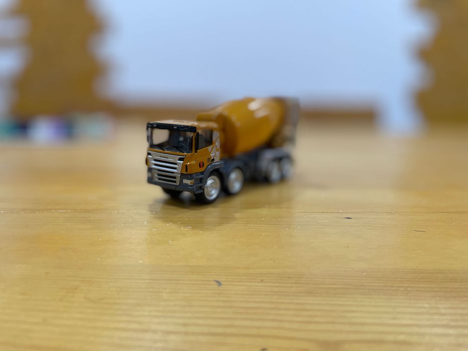 Играчки бетон помпи миксери циментовози 1:50 мащаб