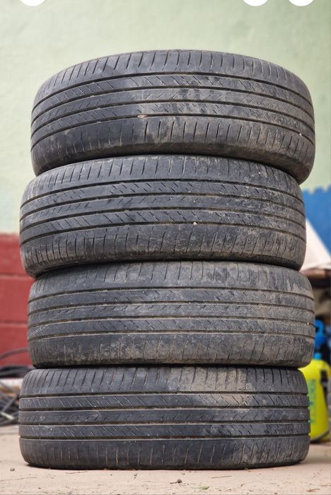 Шины Bridgestone 235/55 R19