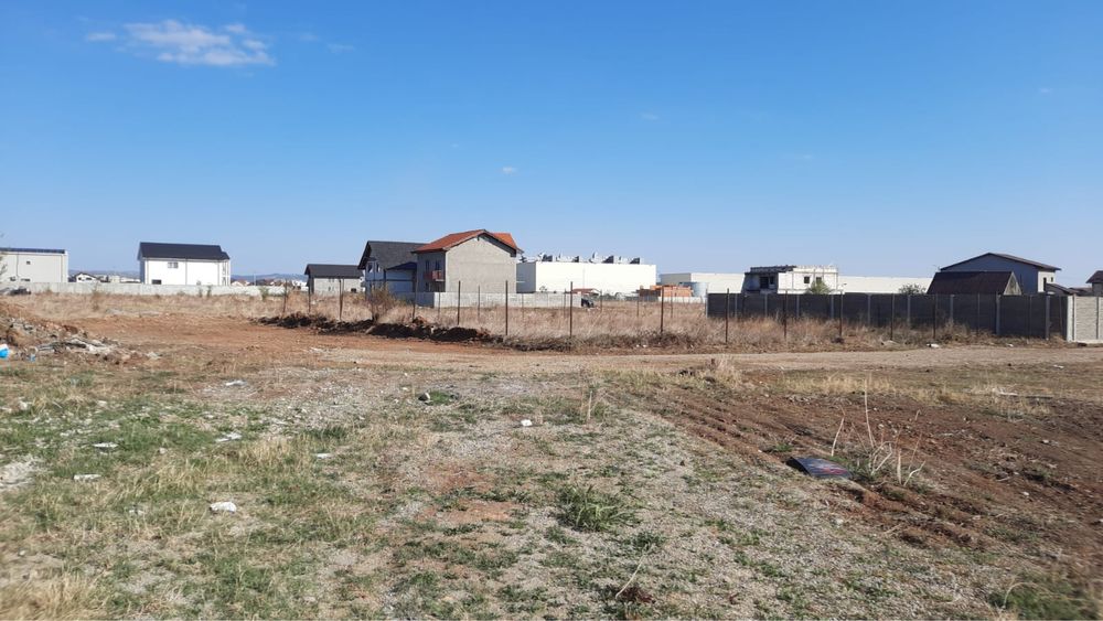 Vand teren zona carffour !