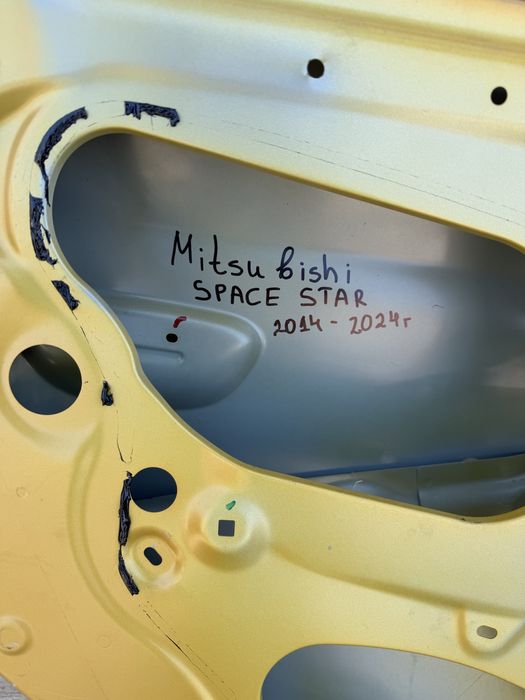 Задна лява врата Mitsubishi Space Star 2014-2024