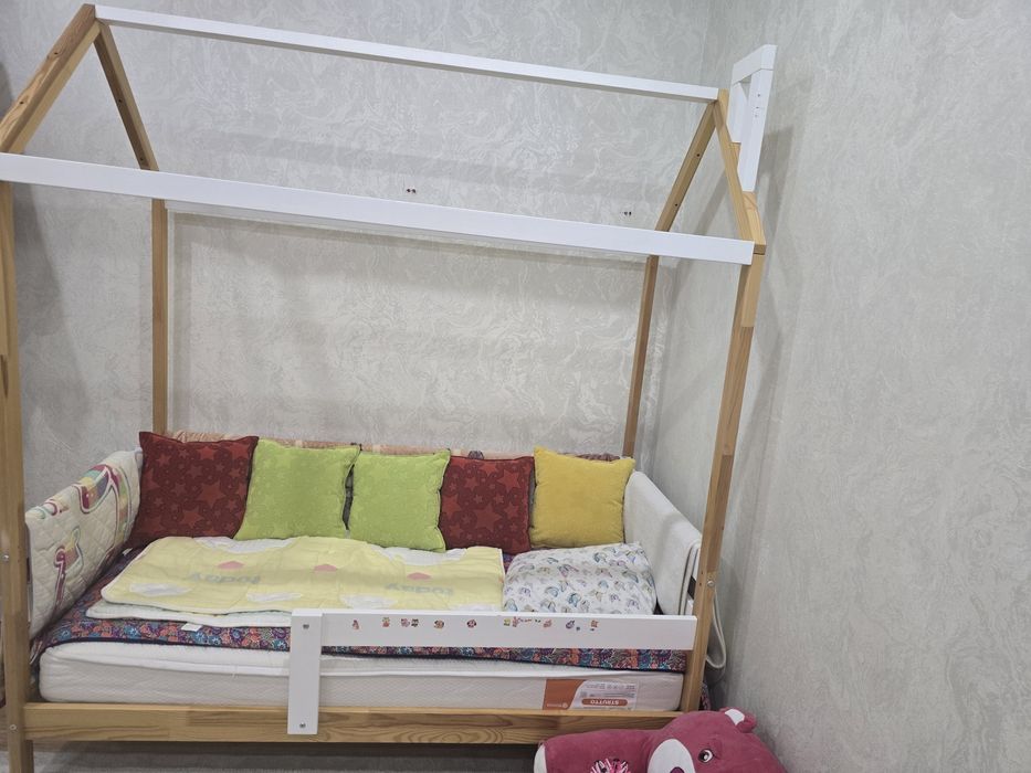 Продам детскую кроватку