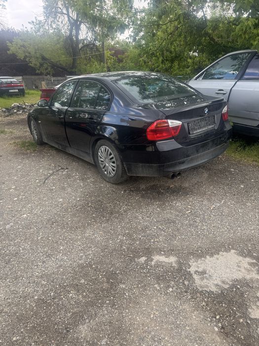 Dezmembrez BMW E90 318i 2006
