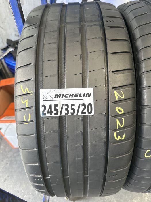 245/35/20 Michelin