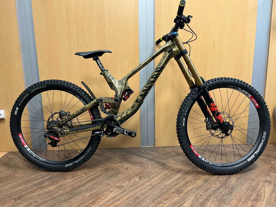 +++Canyon Sender CF 9.0 carbon-27,5/S-size/ Downhill-Top+++