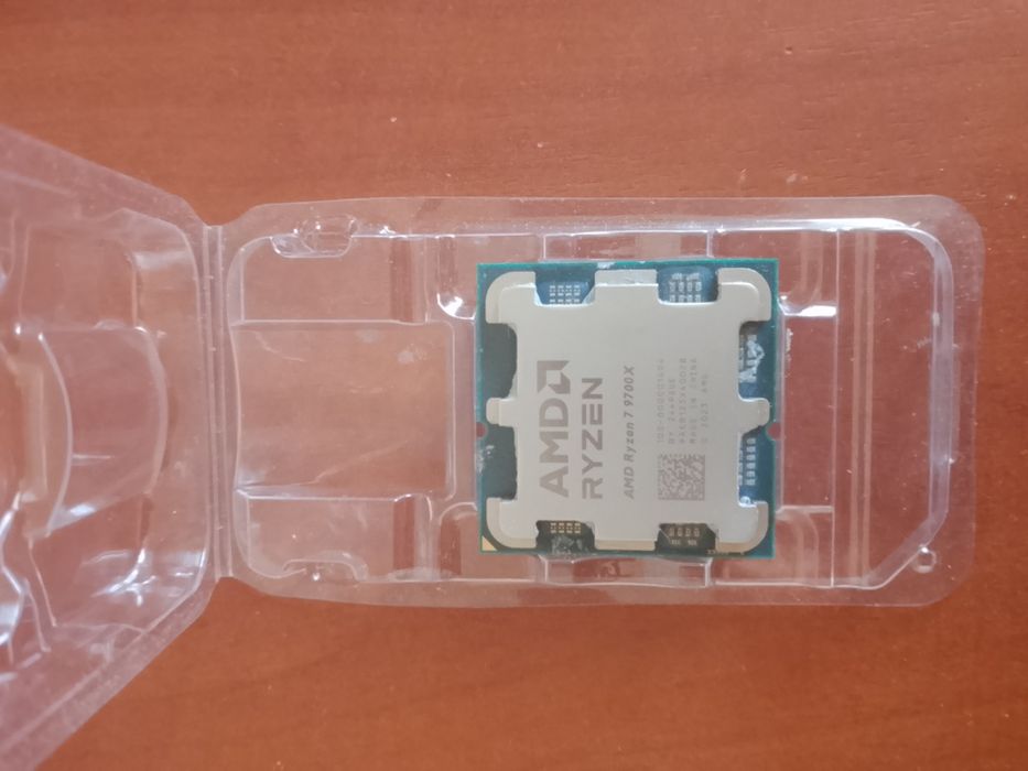 AMD Ryzen 7 9700x