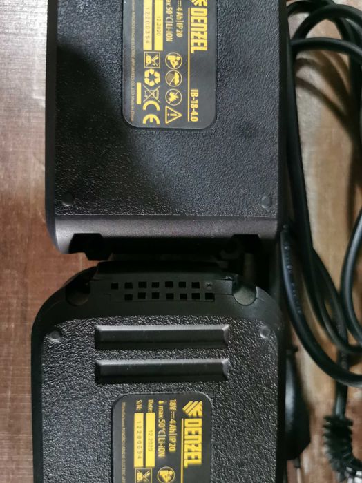 Комплект Denzel Li-ion акумулаторни батерии 18V+станция за зареждане