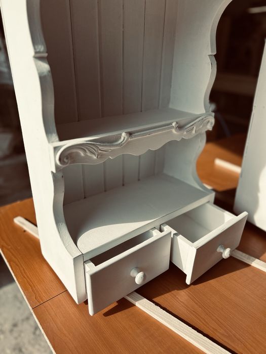 De vânzare!!  Blidar alb model clasic. Este 1 buc.