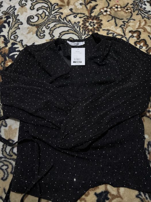 Блузка новая продам