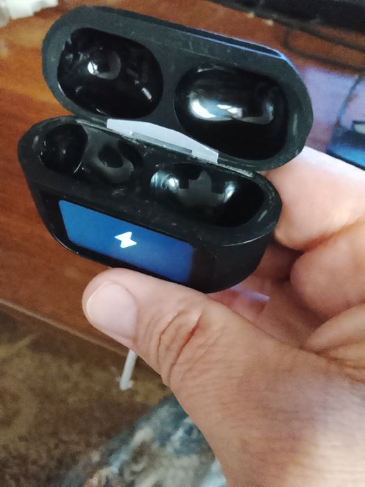 Продам кейс без наушников