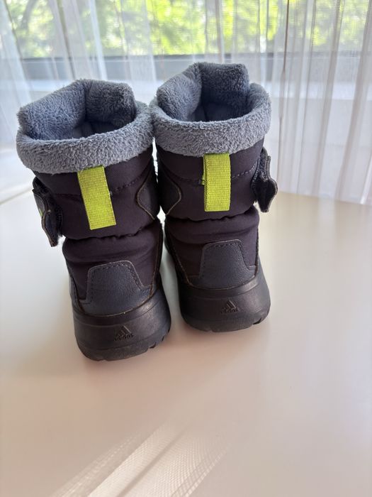 зимни ботуши  adidas 24 р