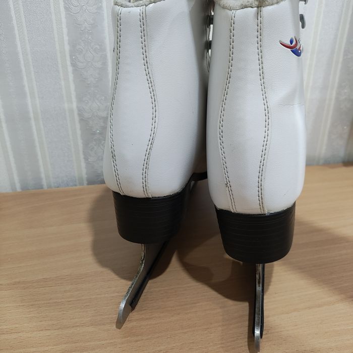 Коньки женские белые 36 размер