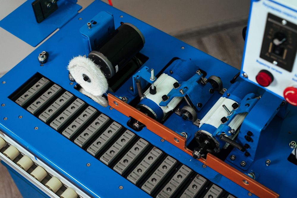 Кромкооблицовочный станок DELTAMACHINERY DM-114