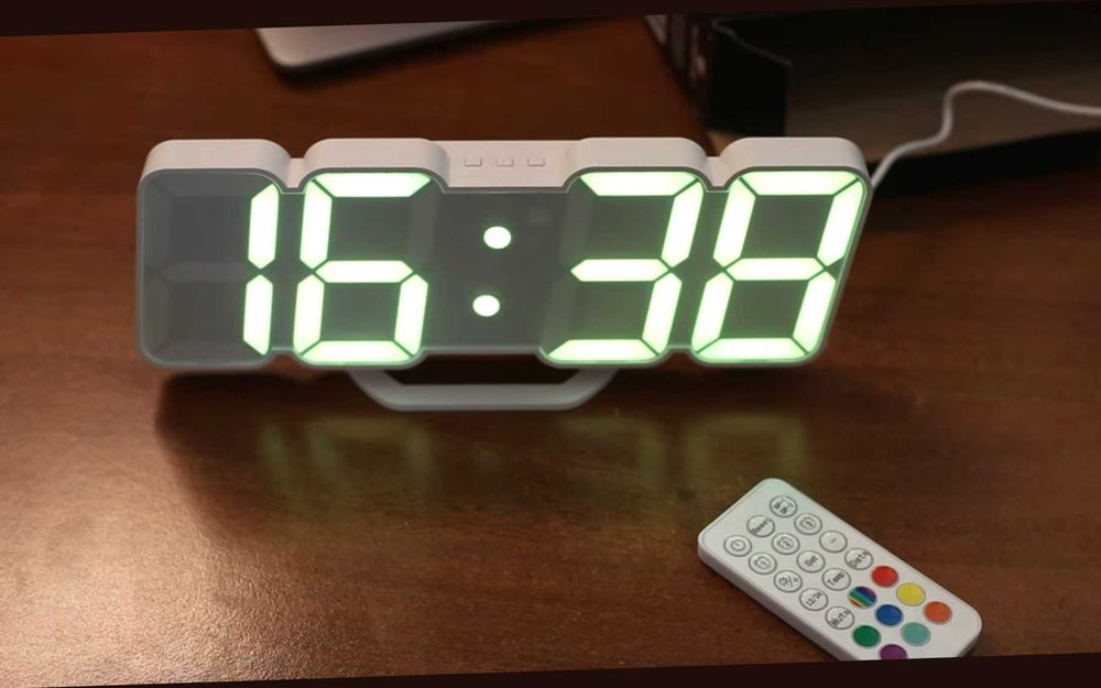 Ceas cu temometru, de perete sau de masa, birou, cu telecomanda, cu LED, 3D, nou sigilat, din Germania; 115 culori si multe jocuri de lumini; 3 alarme