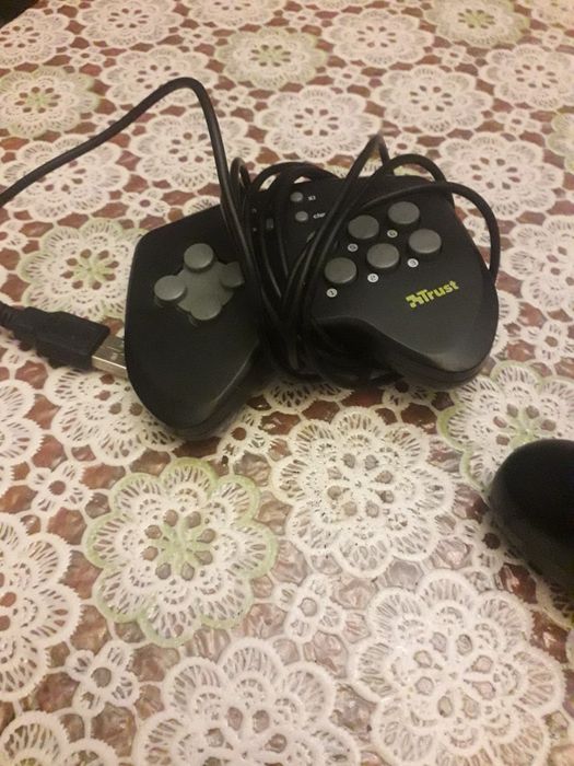 Джойстик  saitek и trust продам недорого